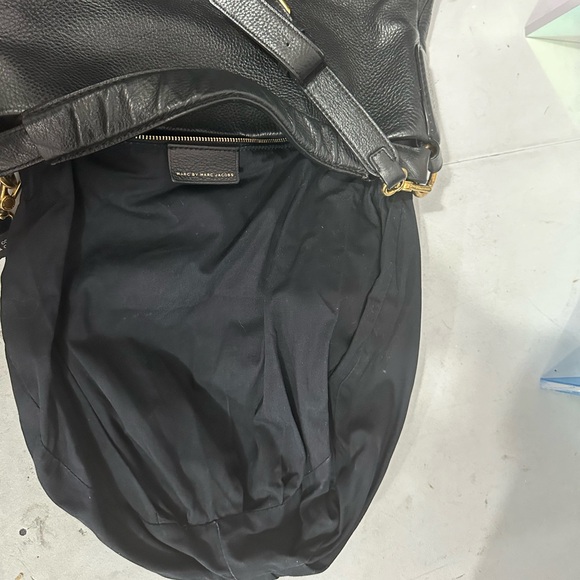 EUC Marc Jacobs Black Pebble Leather Hobo/crossbody Bag With Long Strap - Picture 10 of 10